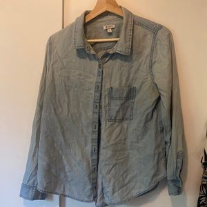 Susima light weight chambray button down